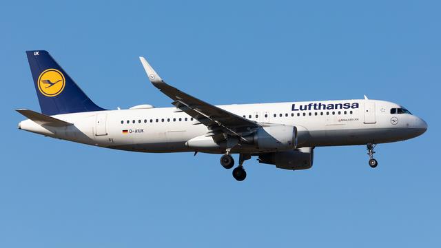 D-AIUK:Airbus A320-200:Lufthansa